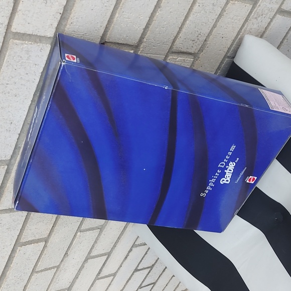 SAPPHIRE DREAM BARBIE/1995 - Picture 10 of 12